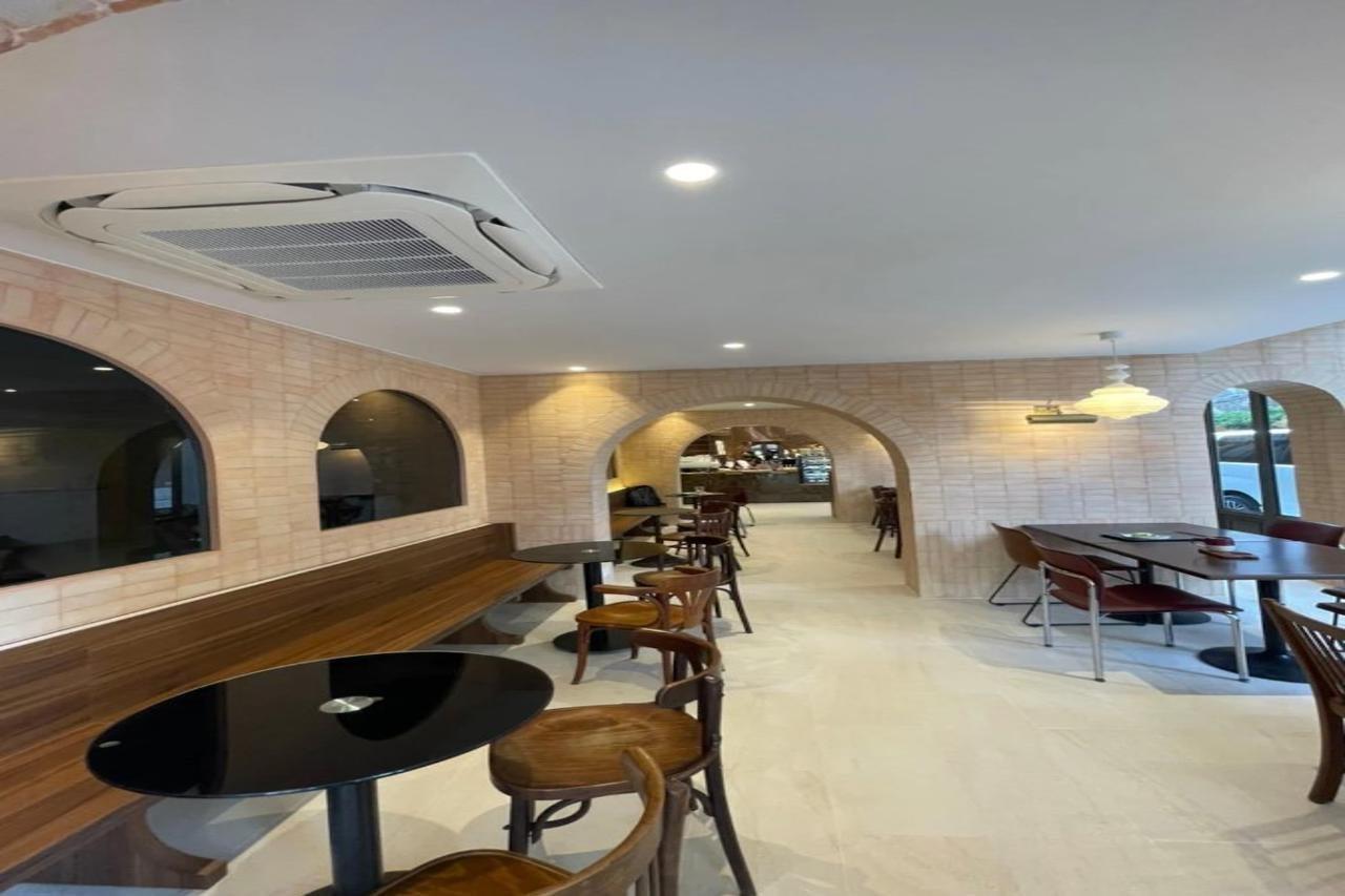 Hotel The Quarter Ploenchit By Uhg Bangkok Esterno foto